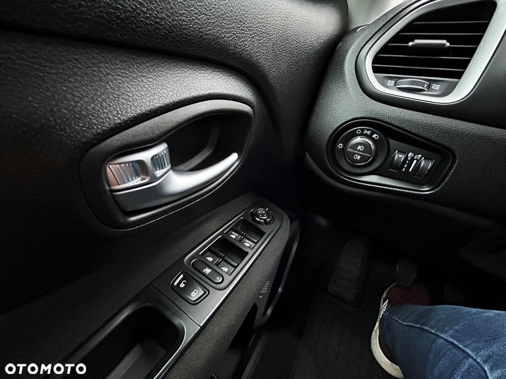 Jeep Renegade 1.4 MultiAir Longitude FWD S&S - 30