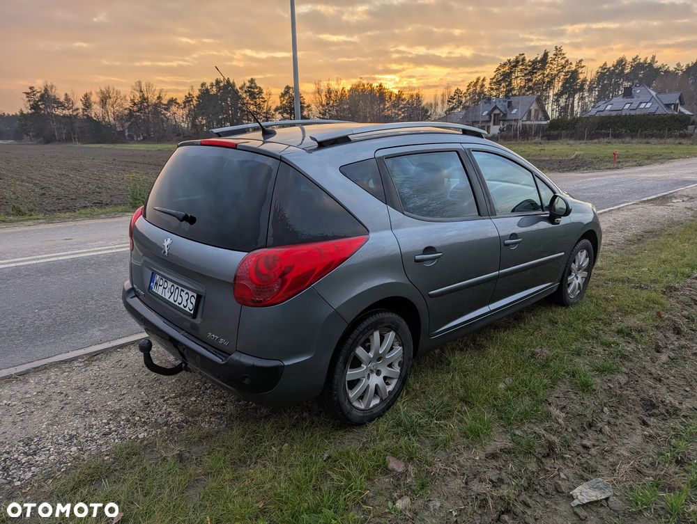 Peugeot 207 1.6 - 8
