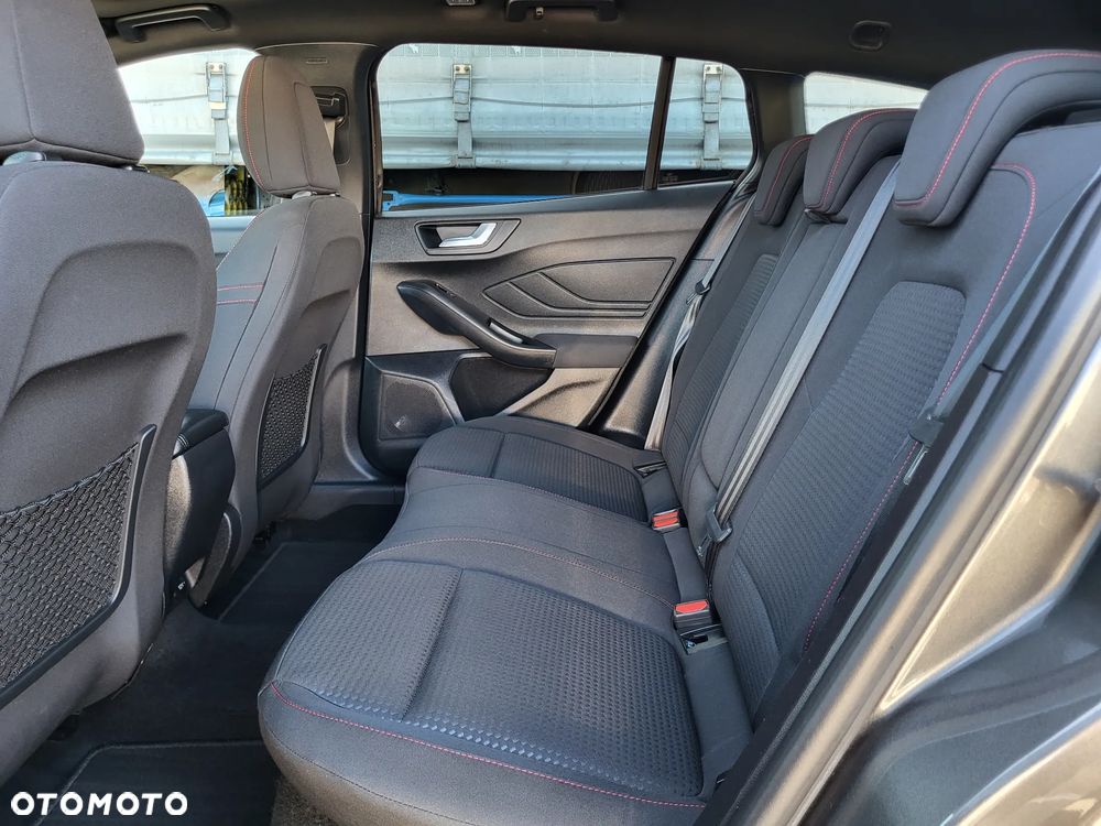 Ford Focus 1.5 EcoBoost STart-Stopp-System ST-LINE X - 24