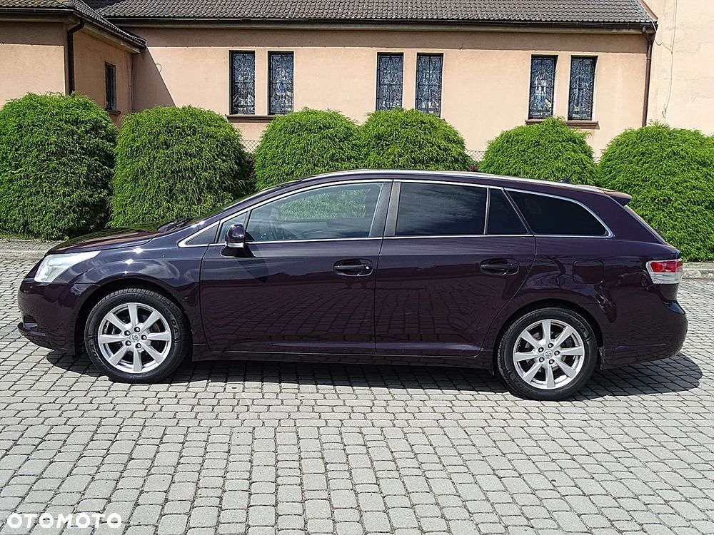 Toyota Avensis 1.8 Premium EU5 MS - 10