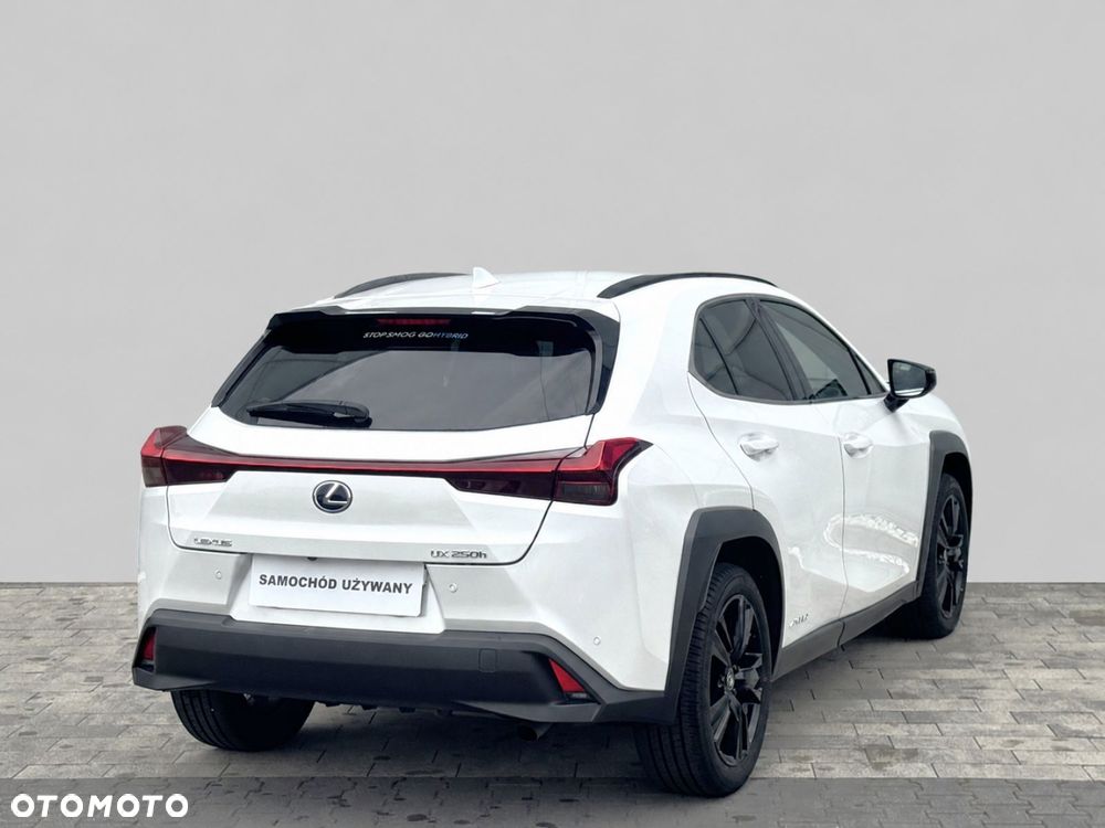 Lexus UX - 7
