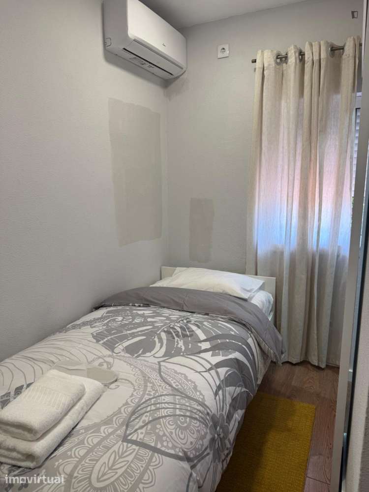 Quarto - localizado em Amadora Lisbon - Grande imagem: 2/24