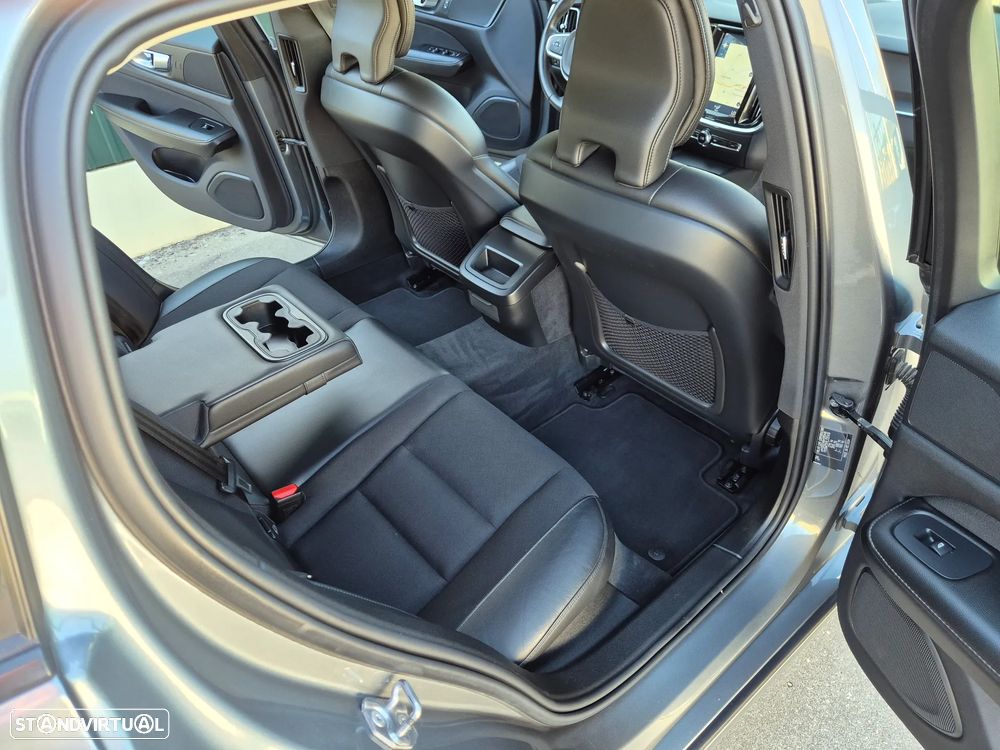 Volvo V60 2.0 D3 Momentum Plus - 8