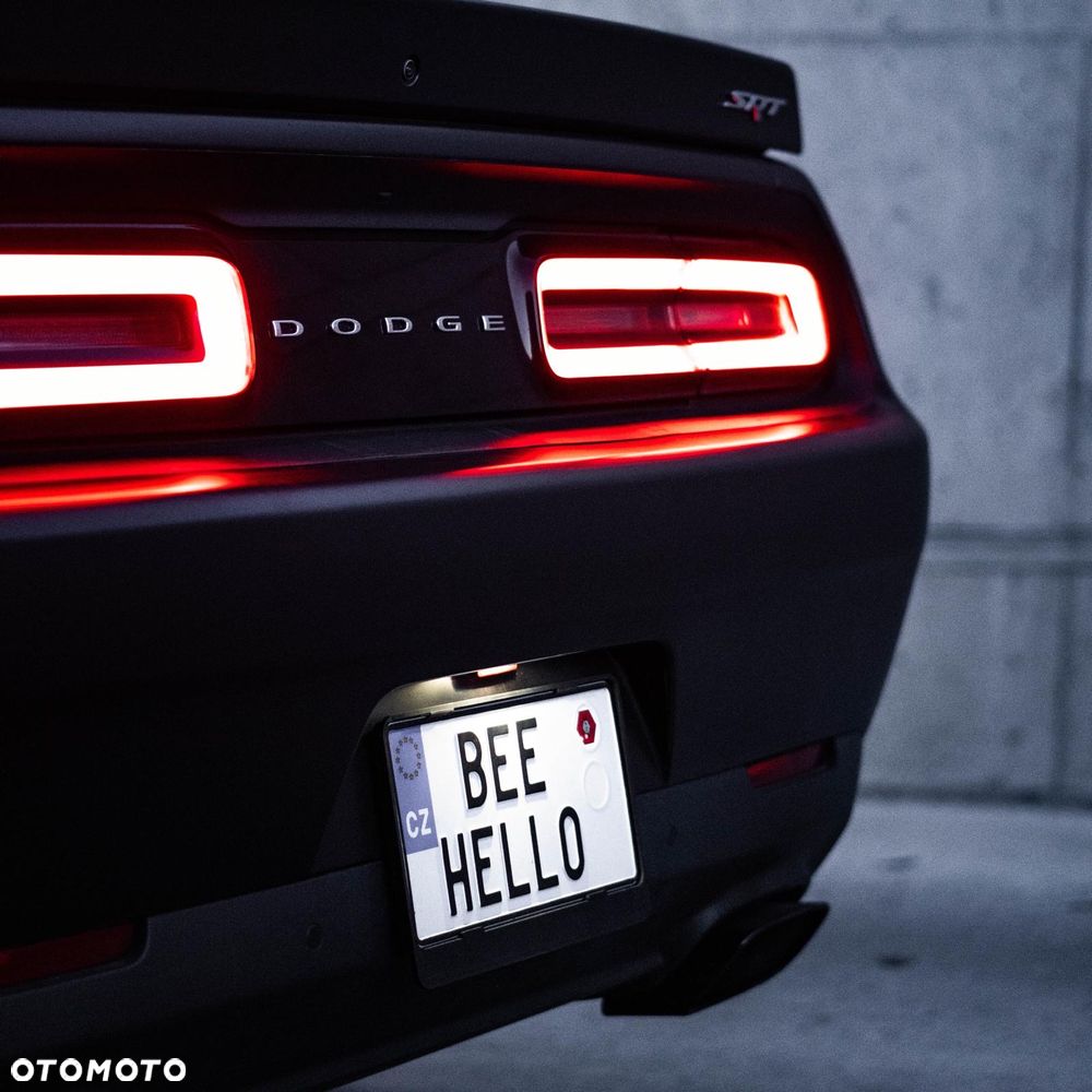 Dodge Challenger - 12