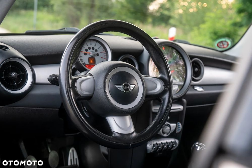 MINI Cooper Standard - 12
