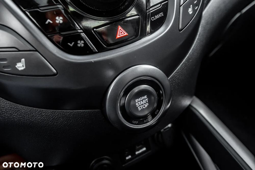 Hyundai Veloster 1.6 Turbo Premium - 29