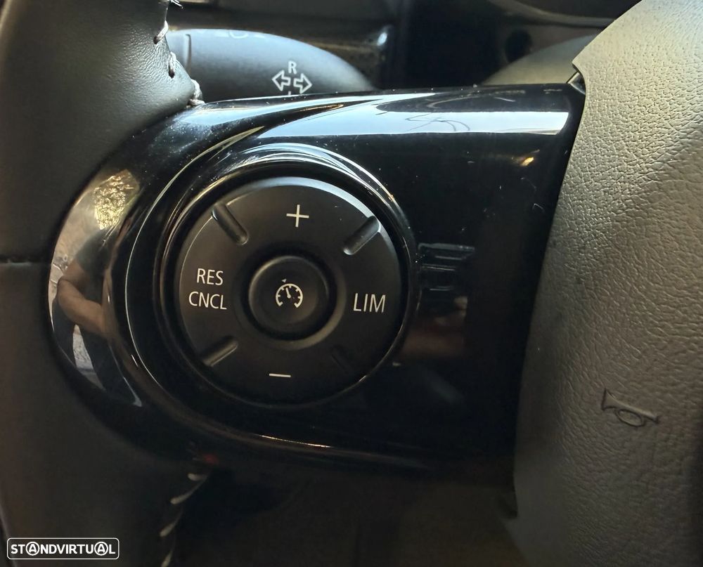 MINI Clubman Cooper D Premium Essential Auto - 16