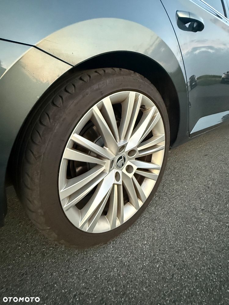 Skoda Superb 2.0 TSI Style DSG - 25