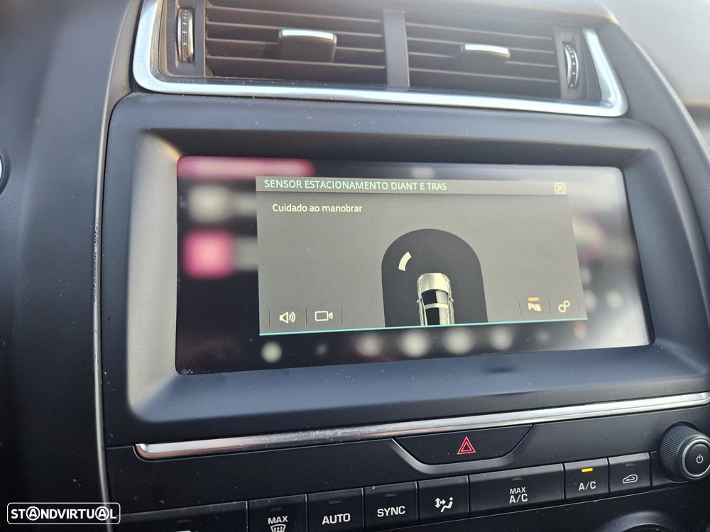 Jaguar E-Pace 2.0 i4D S - 30