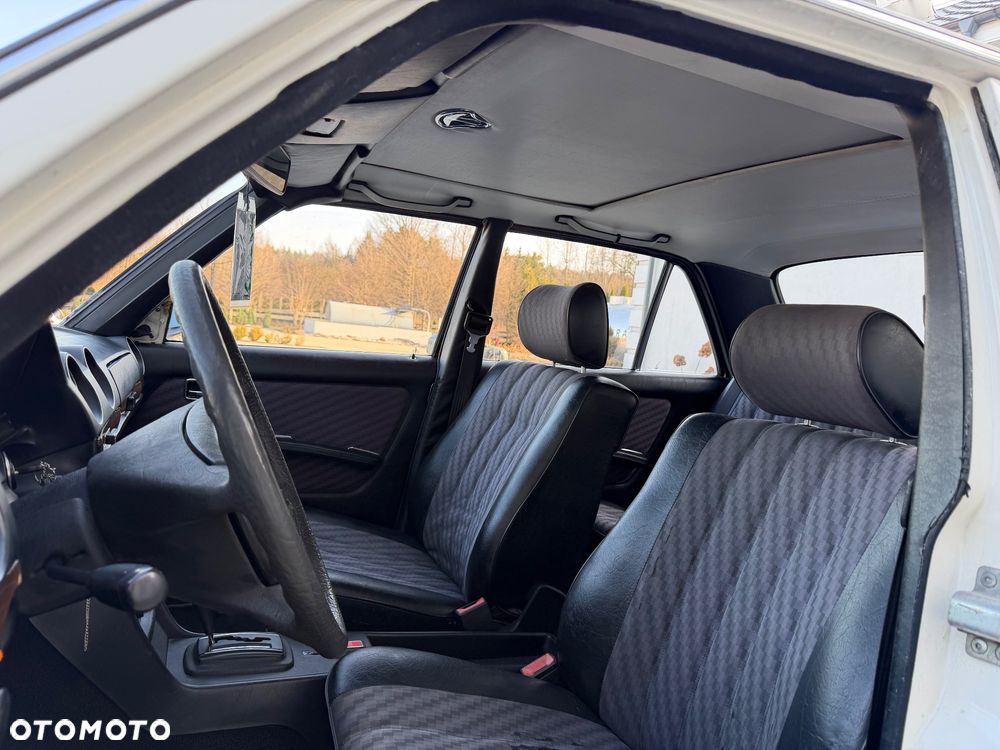 Mercedes-Benz W123 - 14