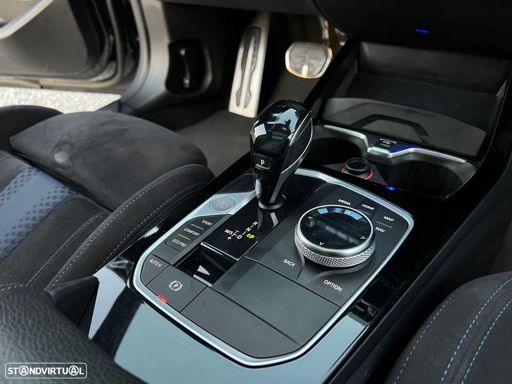 BMW 118 d Pack M Auto - 27
