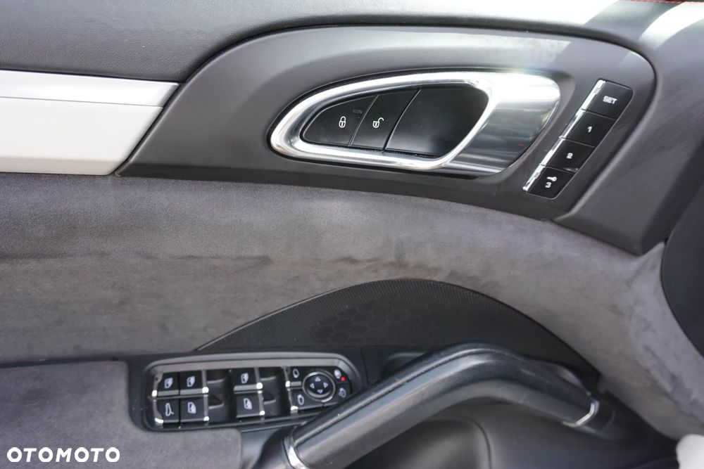 Porsche Cayenne GTS - 22