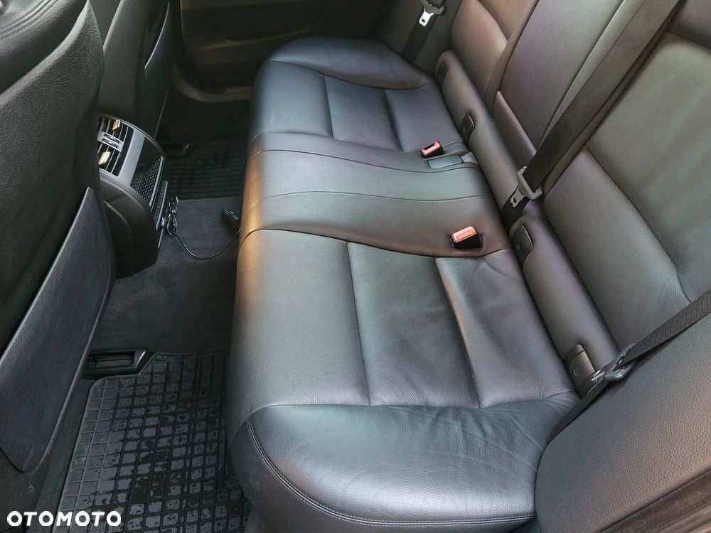 BMW Seria 5 518d - 15