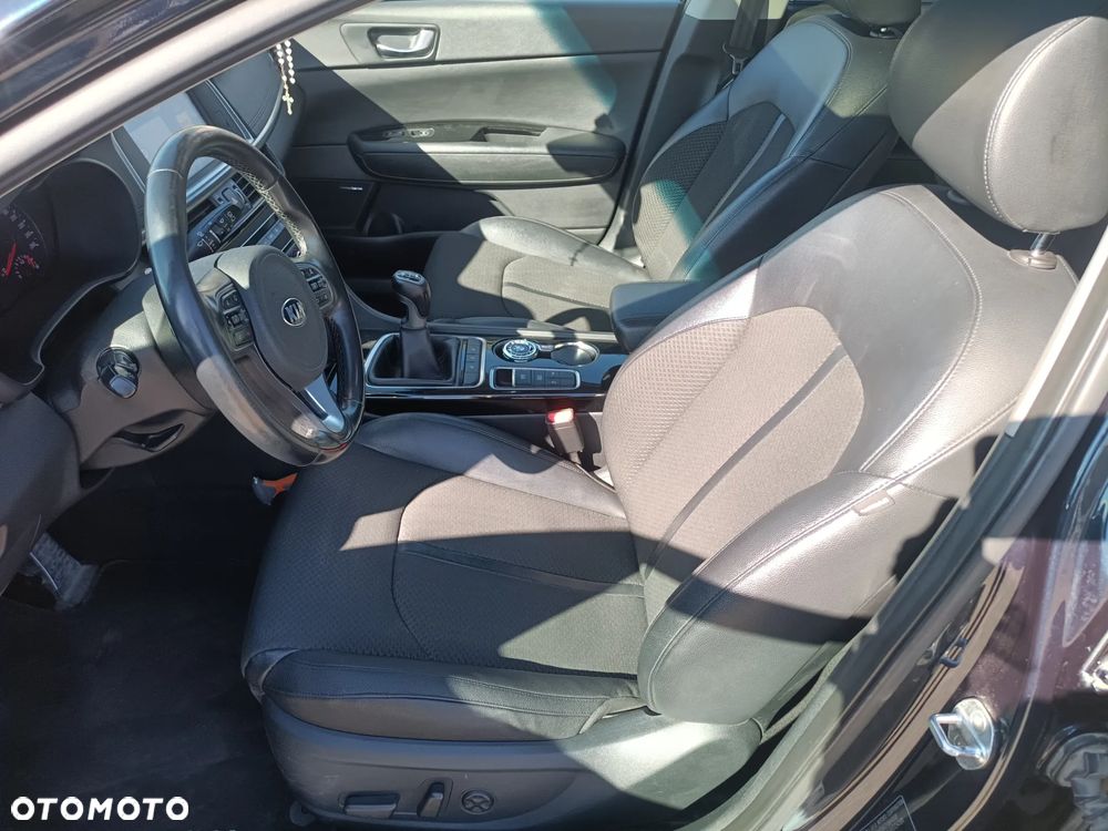 Kia Optima - 24