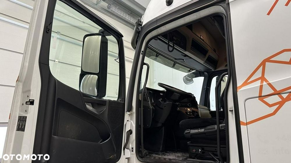 Mercedes-Benz Actros - 7