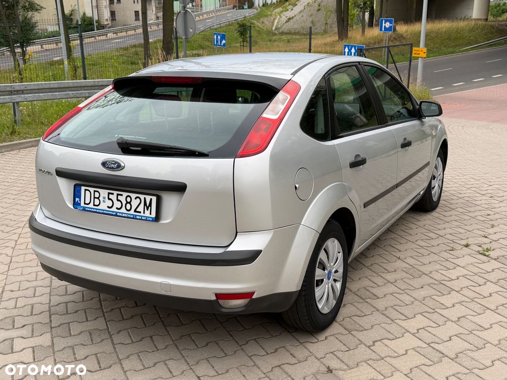 Ford Focus 1.6 16V Ambiente - 5