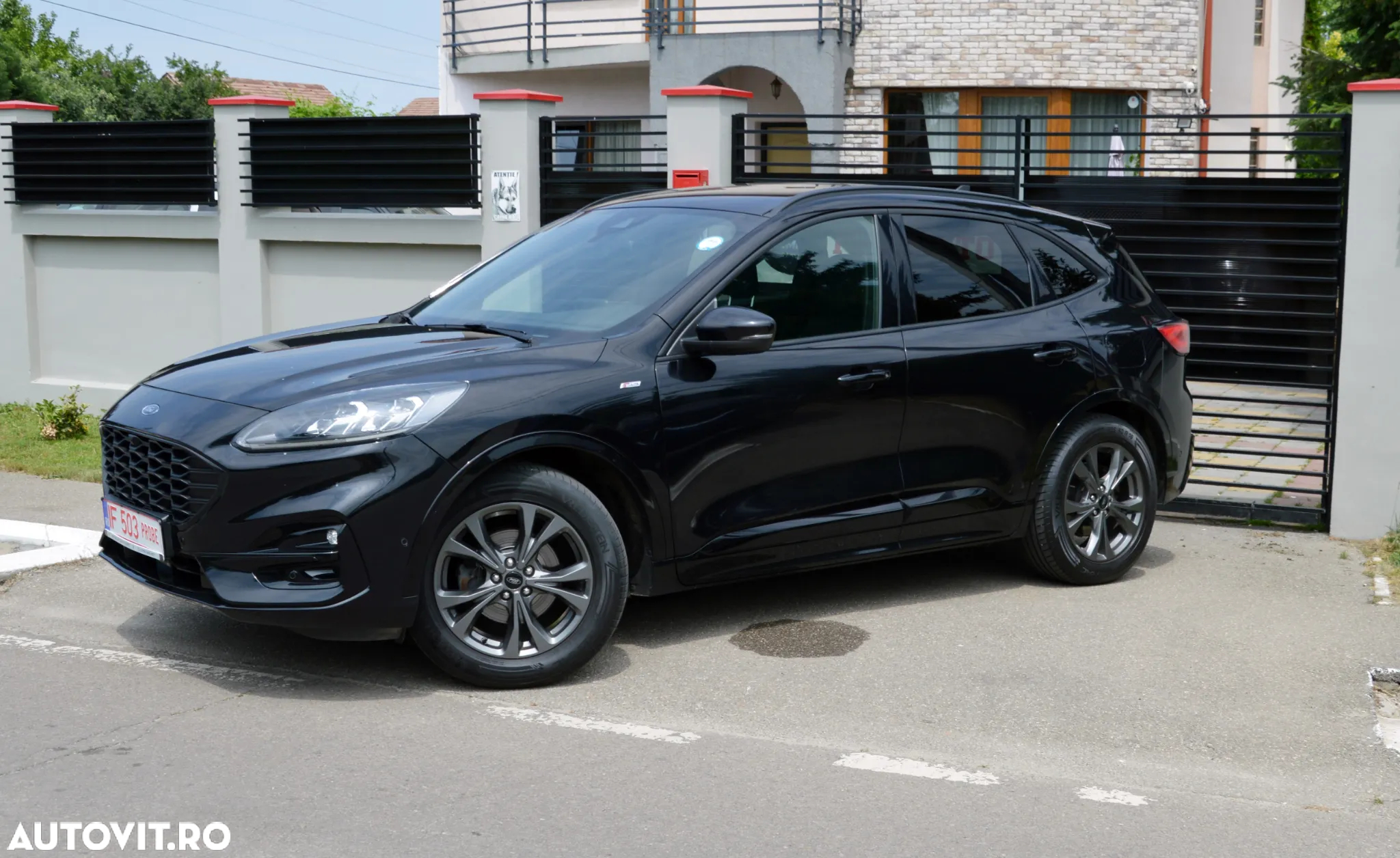 Ford Kuga 2.0 TDCi 2WD ST-Line - 32
