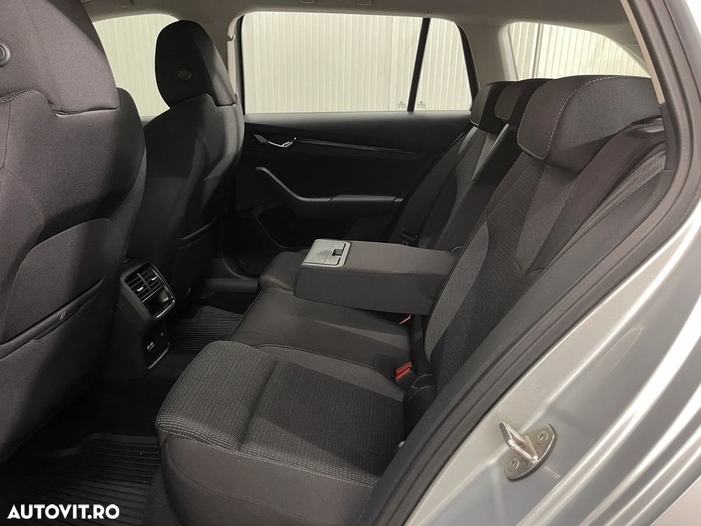 Skoda Octavia 2.0 TDI Ambition - 11