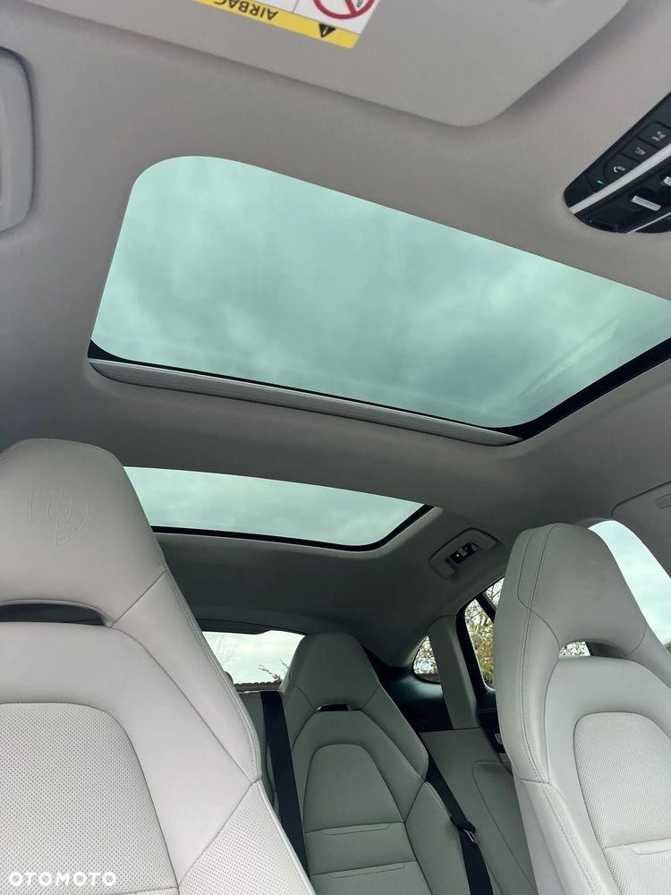 Porsche Panamera 4 Platinum Edition - 24