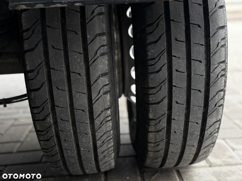 Mercedes-Benz Sprinter 515 CDI / 2.0 150KM / 2022 ROK / Kontener 4,2m + Winda Dhollandia 750KG / ZAREJESTROWANY W PL - 17