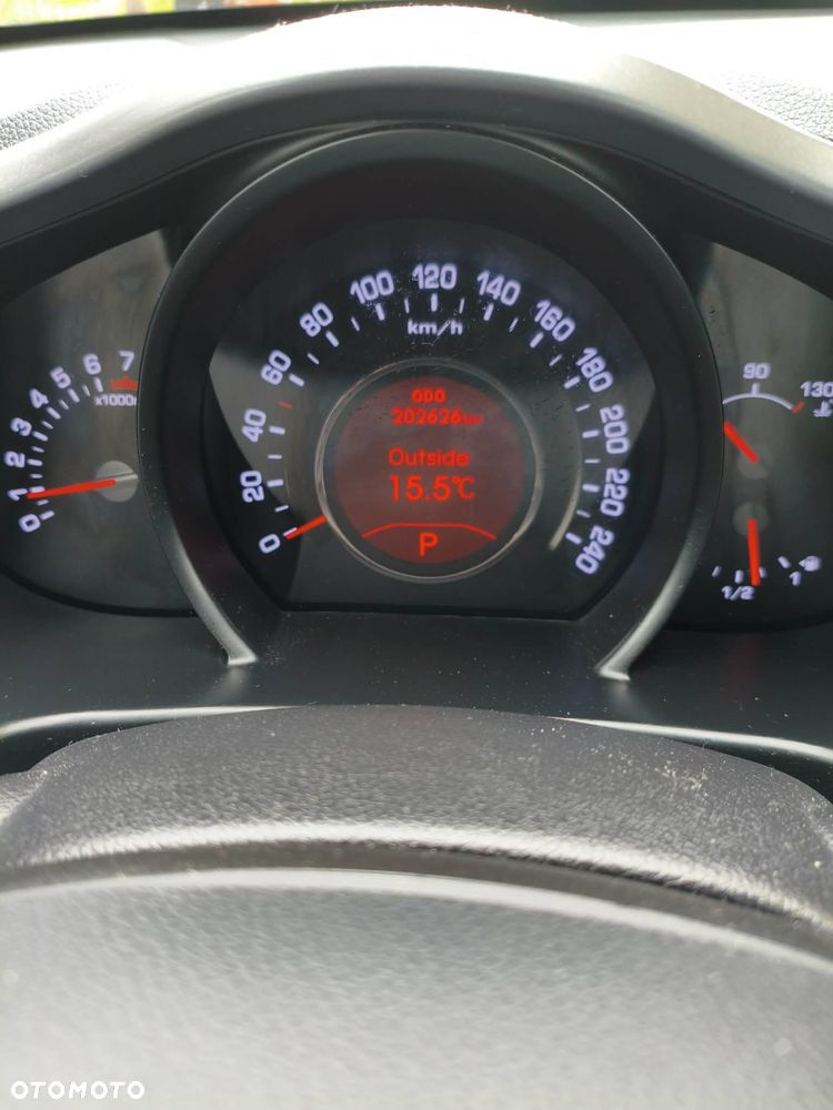 Kia Sportage 2.0 L - 8
