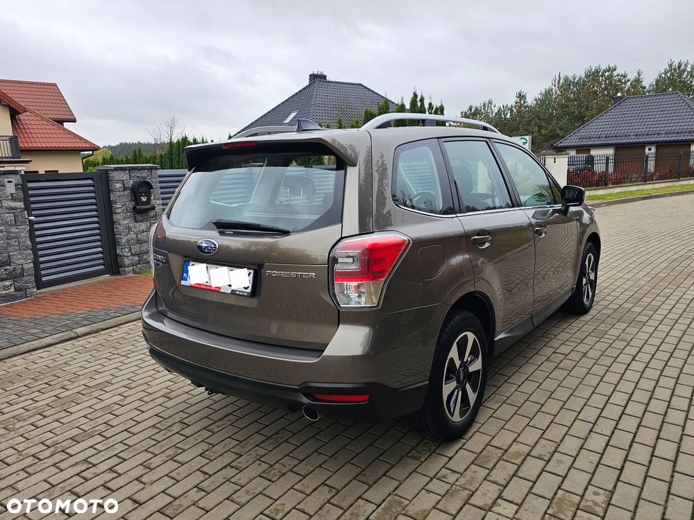 Subaru Forester 2.0 i Exclusive Lineartronic - 25
