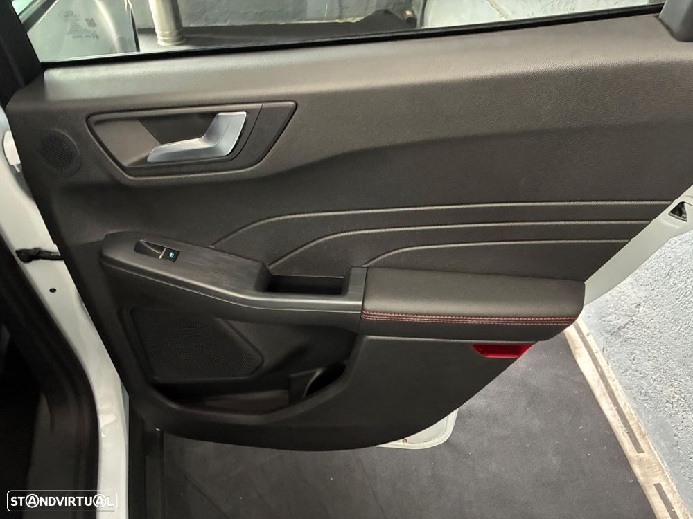 Ford Kuga - 41