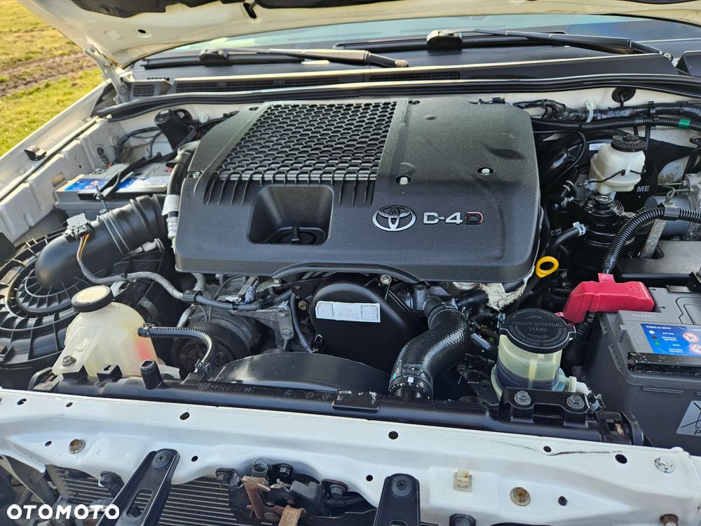 Toyota Hilux 3.0 D-4D Invincible - 13