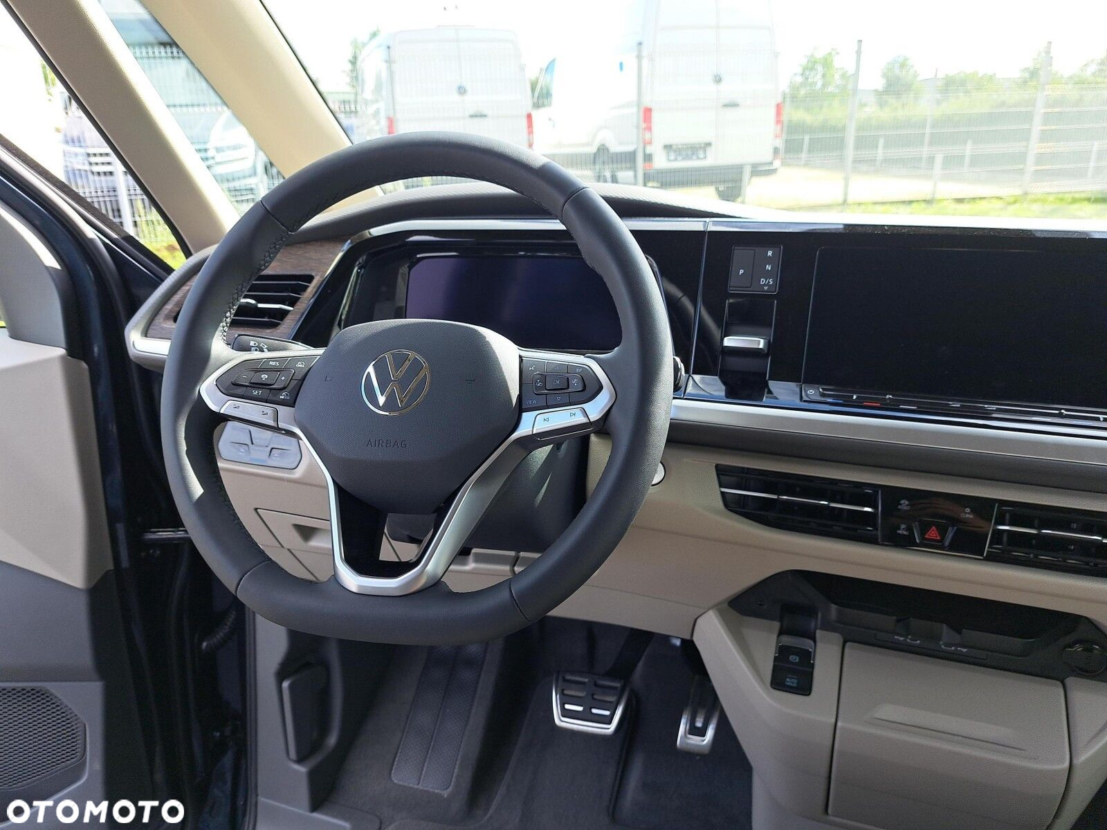 Volkswagen Multivan - 13