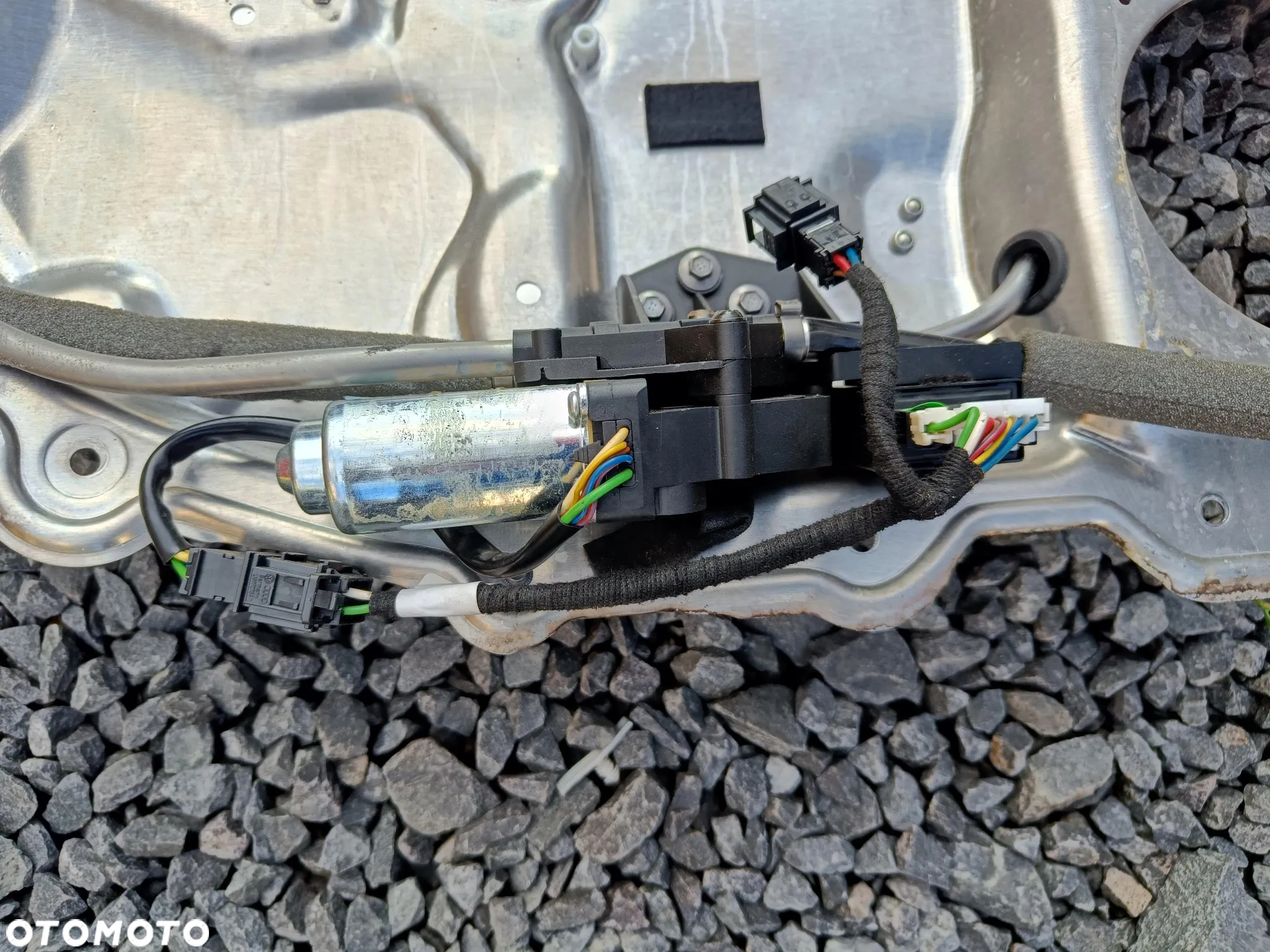 AUDI A8 D3 ROLETA ELEKTRYCZNA SZYBY BOCZNEJ LEWA PRAWA TYŁ 4E0861833G 4E08618334G - 3