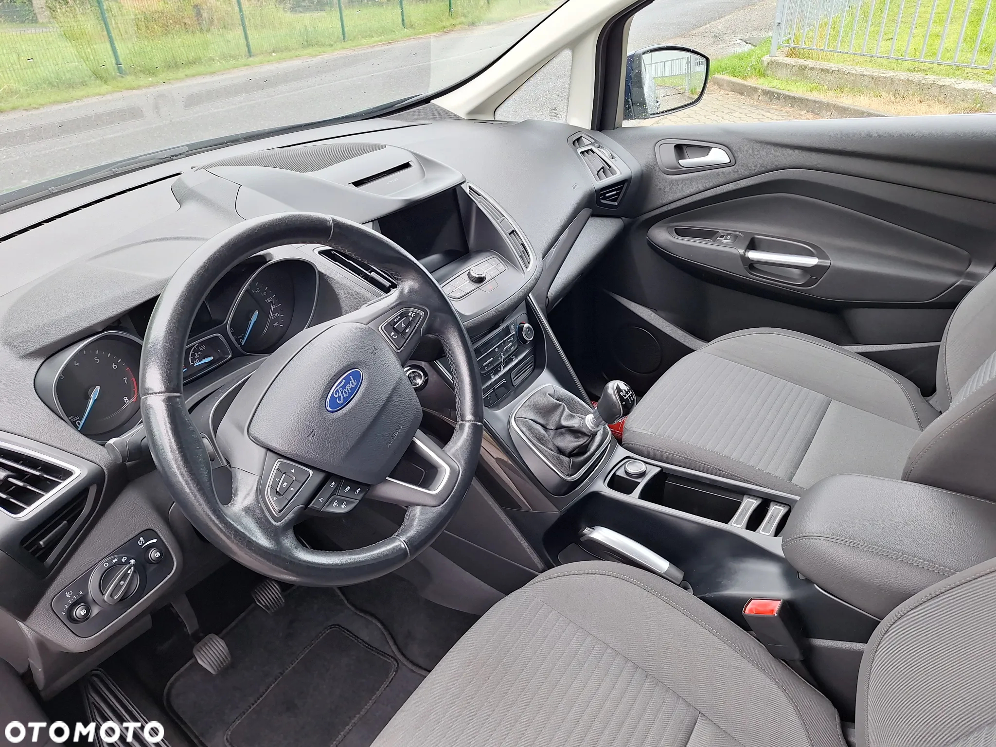 Ford Grand C-MAX - 12