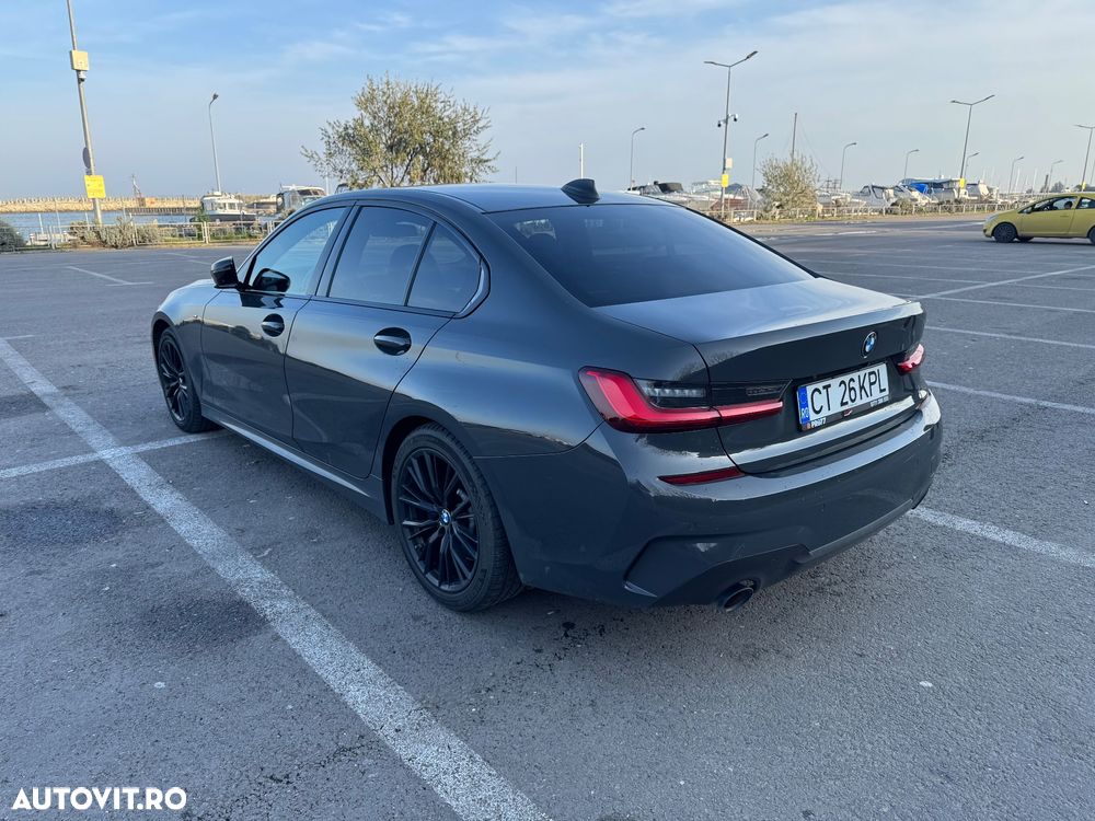 BMW Seria 3 330i xDrive AT - 4
