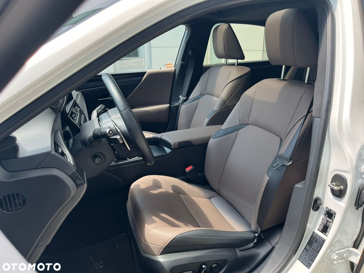 Lexus ES - 7