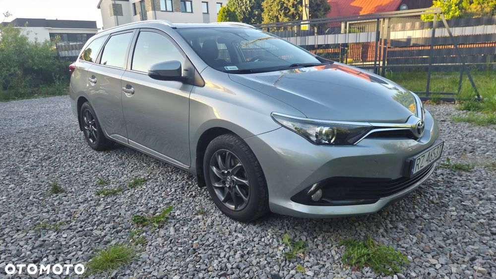 Toyota Auris 1.6 Comfort - 1