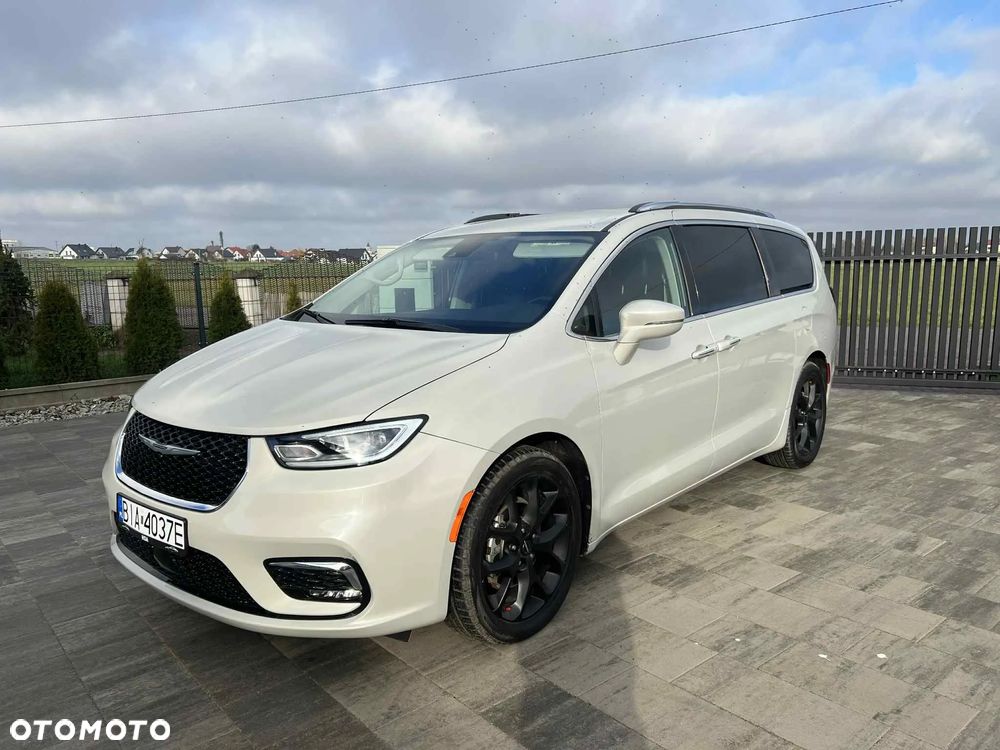 Chrysler Pacifica - 3