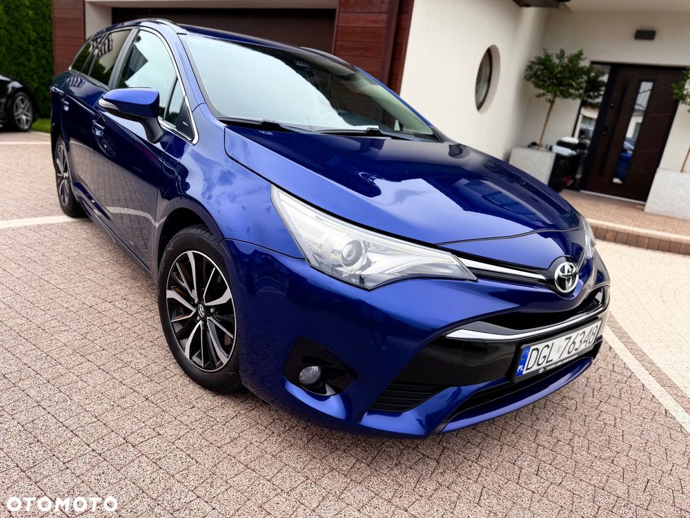 Toyota Avensis 2.0 D-4D Premium - 18
