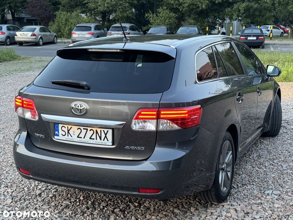 Toyota Avensis - 4