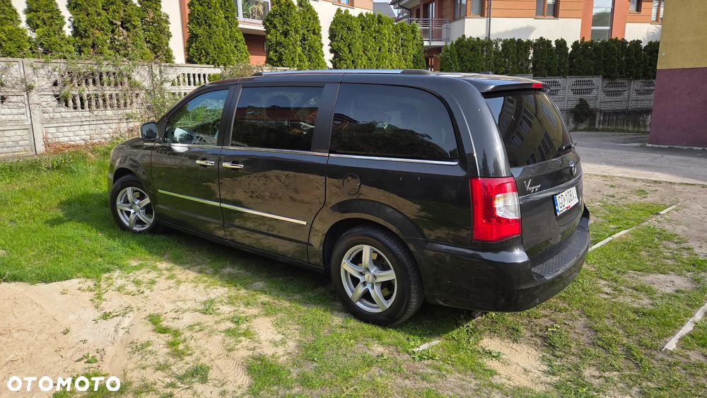 Lancia Voyager 2.8CRD Platinum - 3