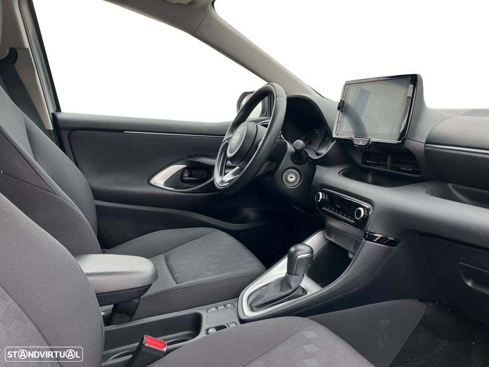 Toyota Yaris — fotografia 13