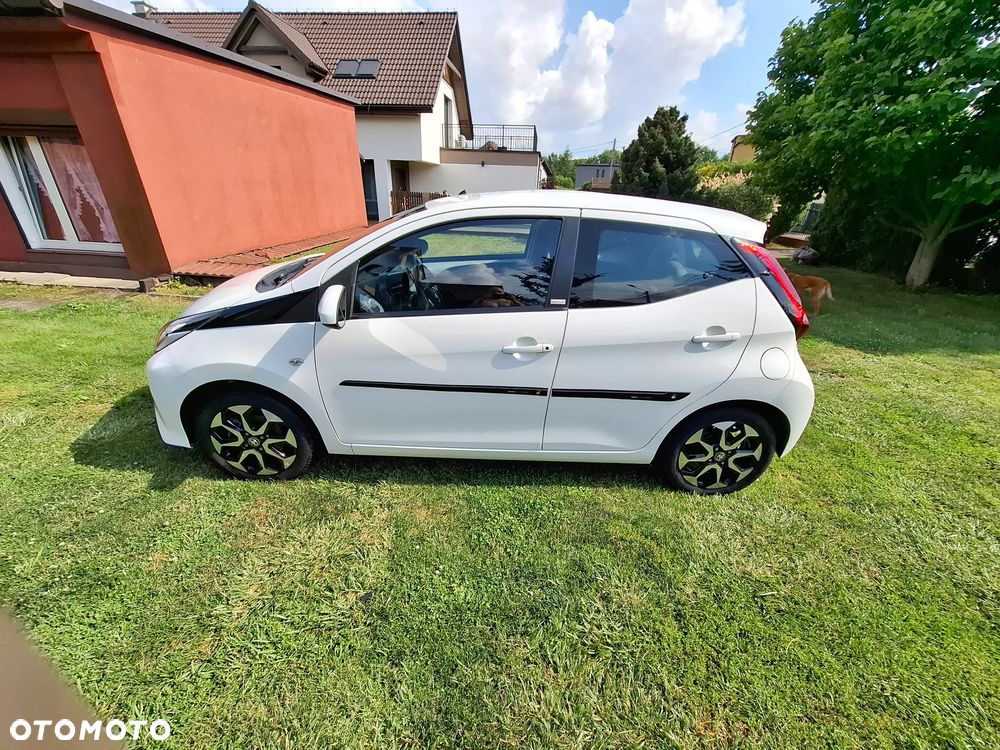 Toyota Aygo x-play club - 3