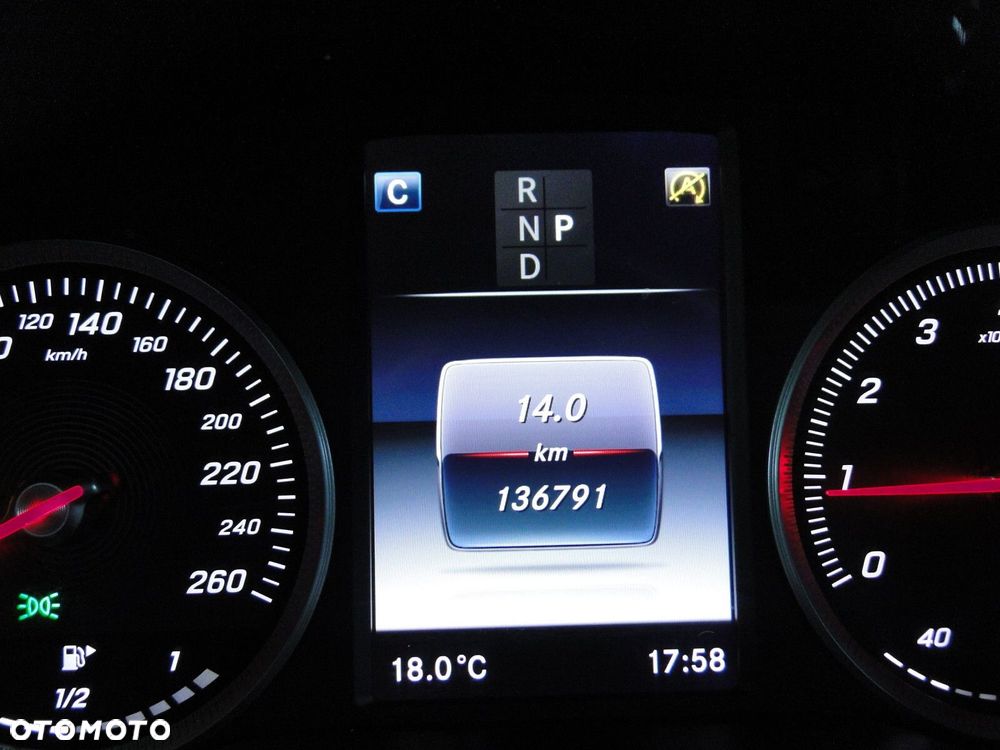 Mercedes-Benz GLC - 31