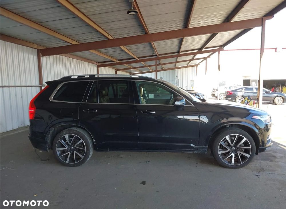 Volvo XC 90 - 8