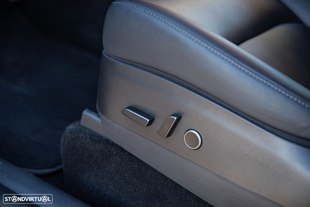Tesla Model Y Long Range Tração Integral - 15