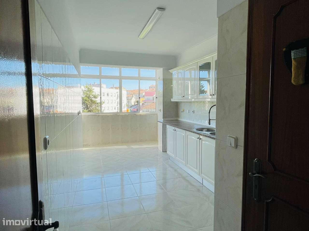 Apartamento T3 à venda na Travessa das Olaias, 1 - Grande imagem: 2/12