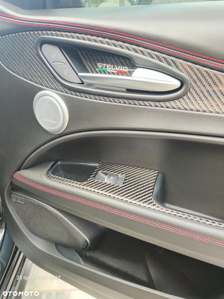 Alfa Romeo Stelvio 2.0 Turbo 16V AT8-Q4 Estrema - 28