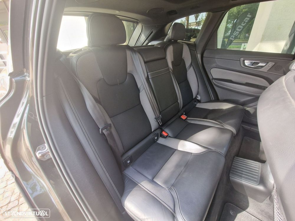 Volvo XC 60 2.0 T6 PHEV R-Design AWD - 19