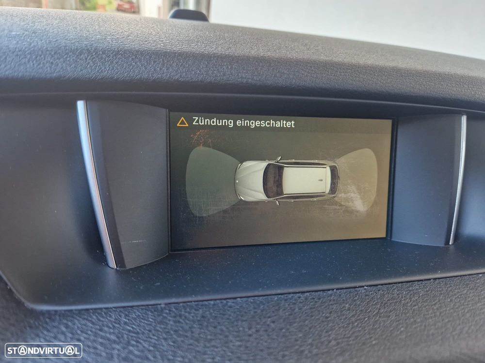 BMW X1 18 d xDrive xLine - 12