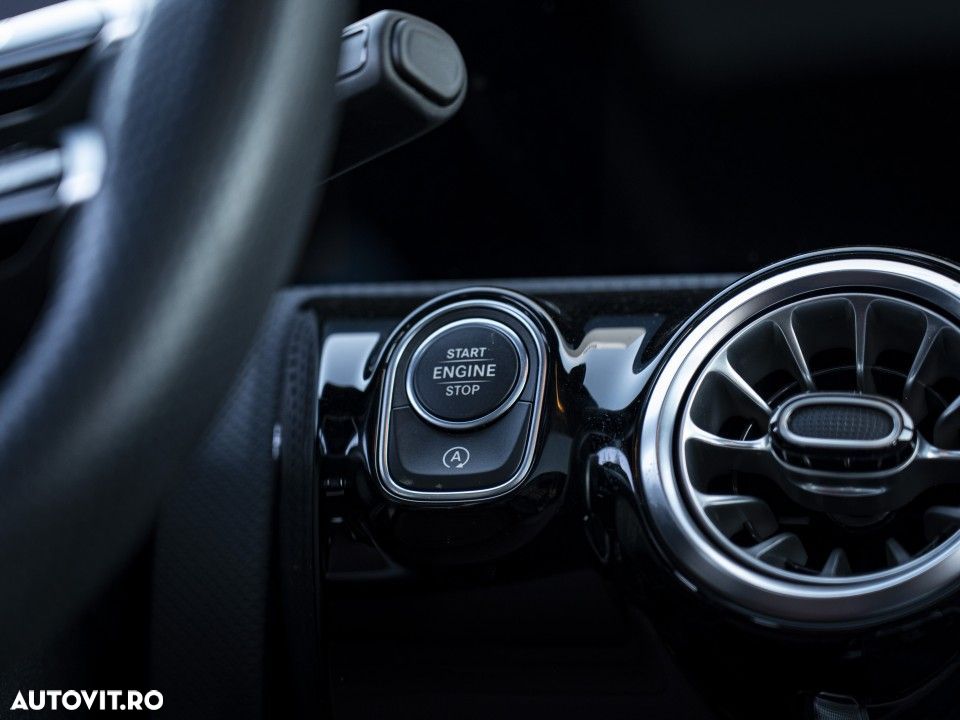 Mercedes-Benz A 250 Sedan 4Matic MHEV 8G-DCT - 23