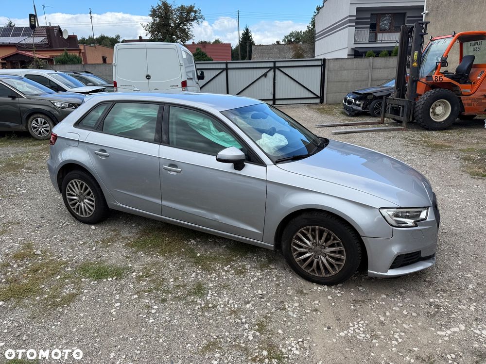 Audi A3 Sportback - 3