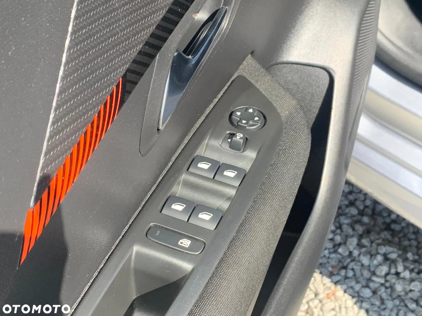 Peugeot 208 PureTech 75 Like - 12